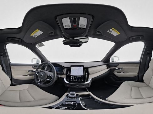 Certified 2026 Volvo XC90 B6 Plus AWD/4WD image 9