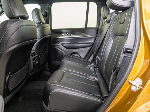 New 2026 Jeep Grand Cherokee Limited AWD/4WD image 37