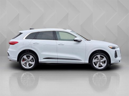 New 2025 Audi Q5 Premium Plus image 7