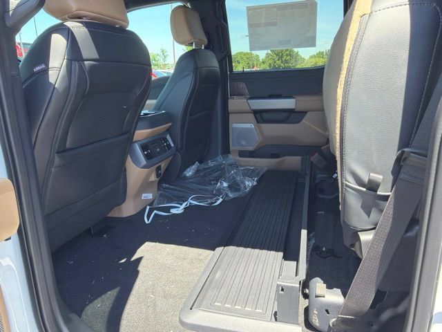 New 2026 Ford F350 Lariat w/ Black Appearance Package AWD/4WD image 9