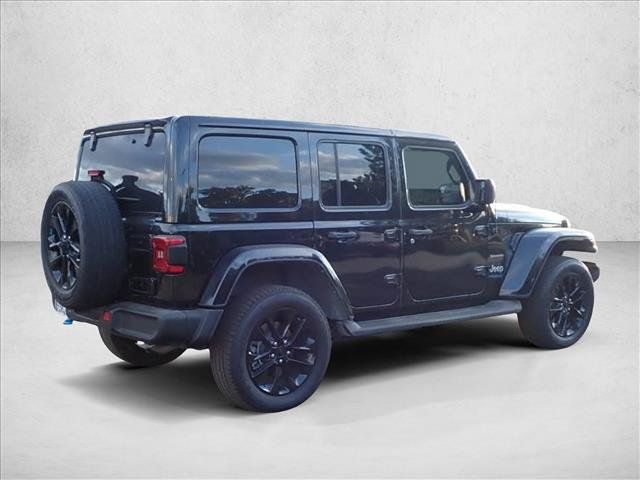 Used 2022 Jeep Wrangler Unlimited Sahara w/ Cold Weather Group AWD/4WD image 3