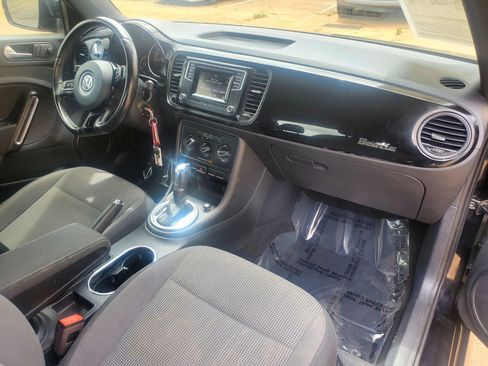 Used 2019 Volkswagen Beetle 2.0T S FWD image 23