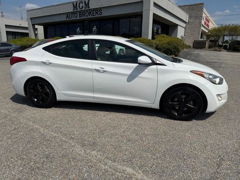 Used 2013 Hyundai Elantra GLS w/ Preferred Pkg image 22