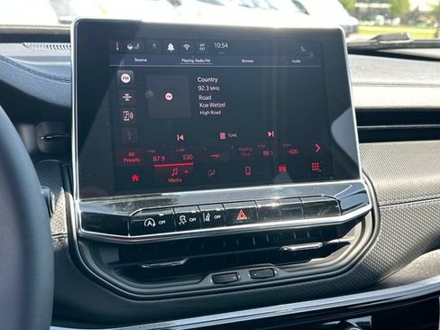 New 2026 Jeep Compass Latitude AWD/4WD image 22