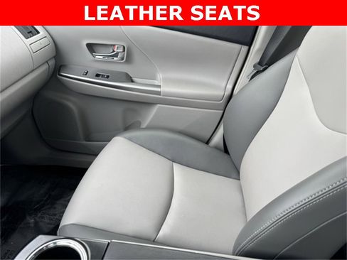 Certified 2017 Toyota Prius V Four image 21