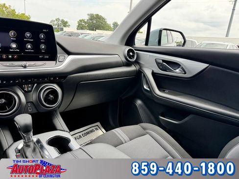 Used 2025 Chevrolet Blazer LT AWD/4WD image 35