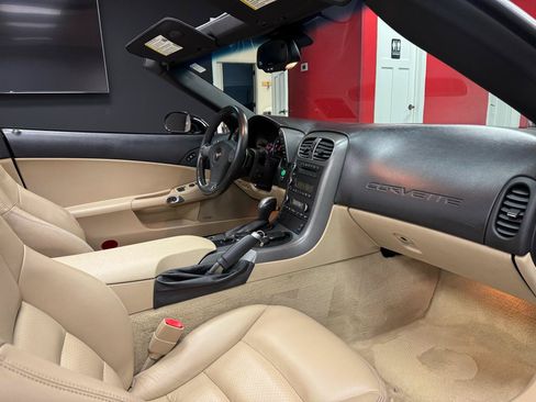 Used 2006 Chevrolet Corvette Convertible w/ Preferred Equipment Group RWD image 58