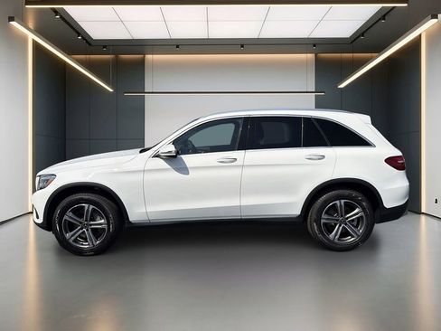 Used 2018 Mercedes-Benz GLC 300 4MATIC image 2