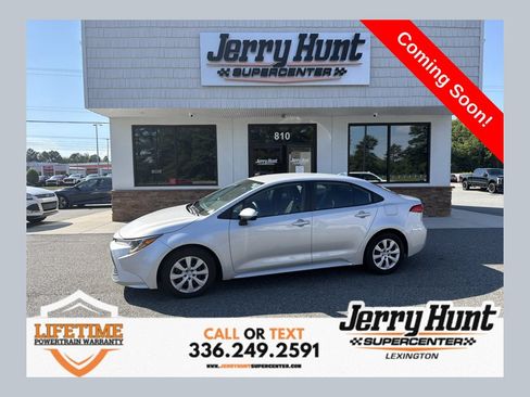 Used 2022 Toyota Corolla LE FWD image 1