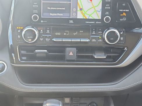 Used 2021 Toyota Highlander Limited AWD/4WD image 17