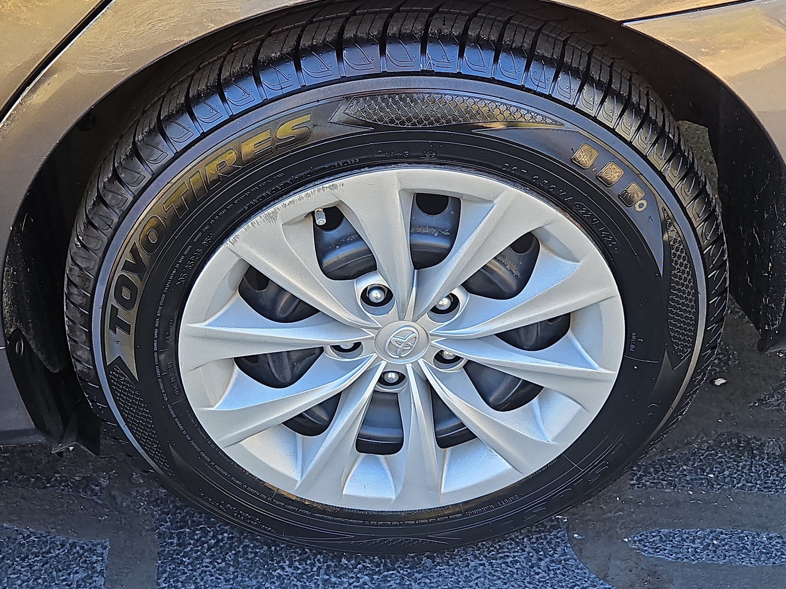 Used 2015 Toyota Camry LE FWD image 21