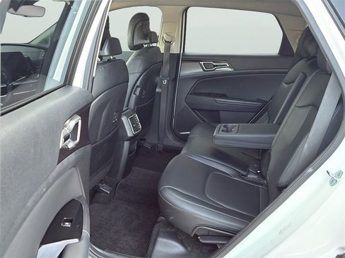 Used 2023 Kia Sportage EX image 16
