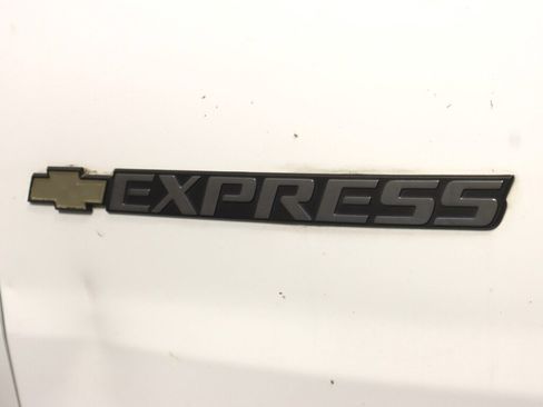 Used 2017 Chevrolet Express 2500 image 28