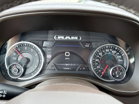 Used 2025 RAM 1500 Laramie image 19