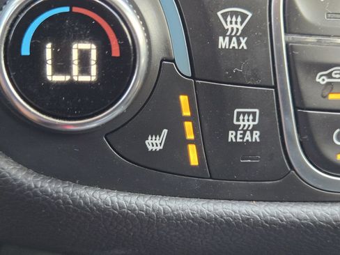 Used 2020 Chevrolet Equinox LT AWD/4WD image 25