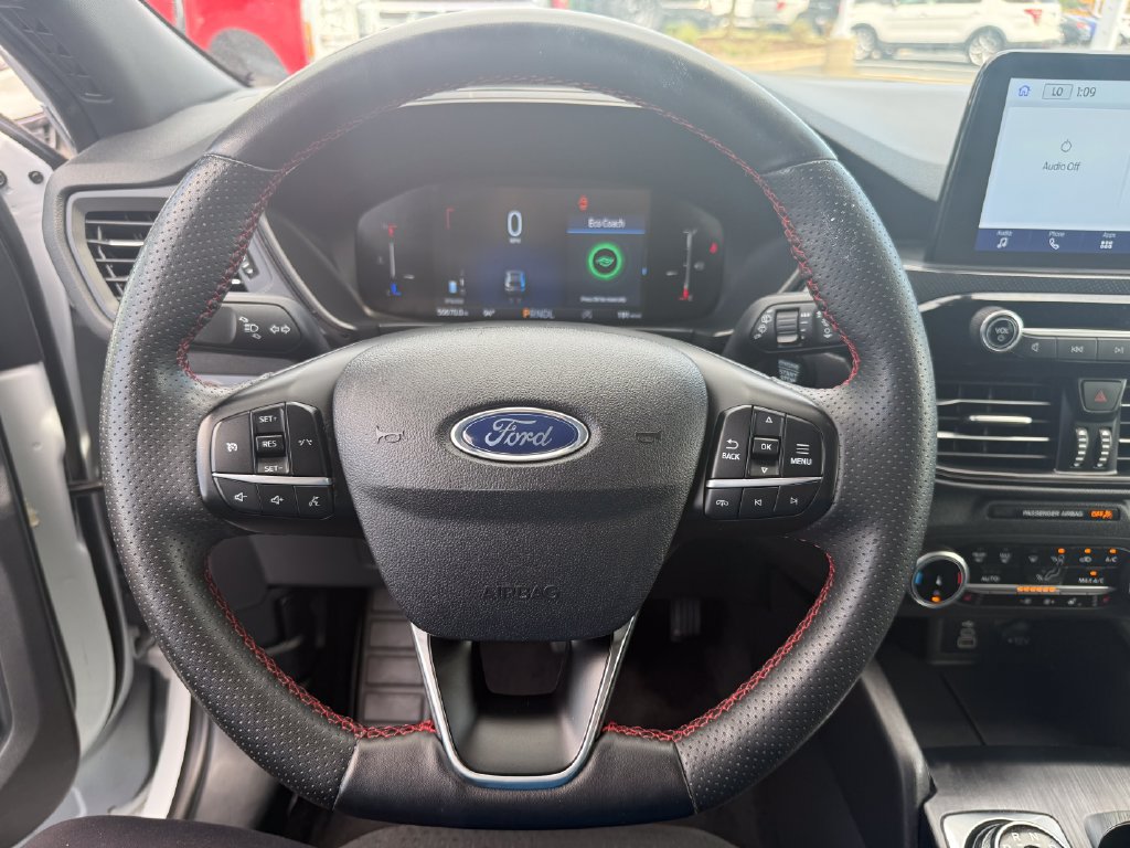 Certified 2025 Ford Escape ST-Line Select AWD/4WD image 22