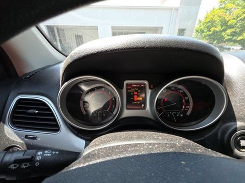Used 2020 Dodge Journey SE FWD image 15