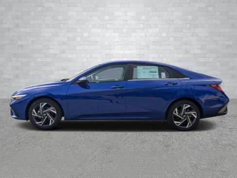 New 2025 Hyundai Elantra Limited image 8