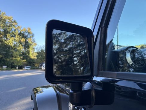 Used 2012 Jeep Wrangler Sahara AWD/4WD image 15
