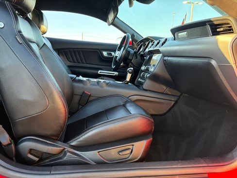 Used 2022 Ford Mustang Premium image 31