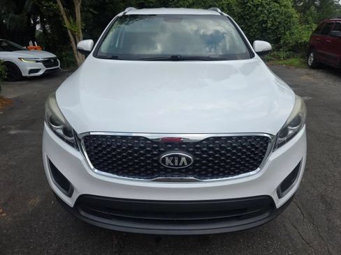 Used 2017 Kia Sorento FWD image 2