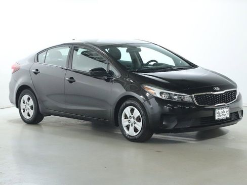 Used 2017 Kia Forte LX image 9