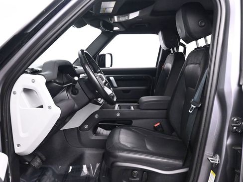 Used 2023 Land Rover Defender 110 X-Dynamic SE image 11