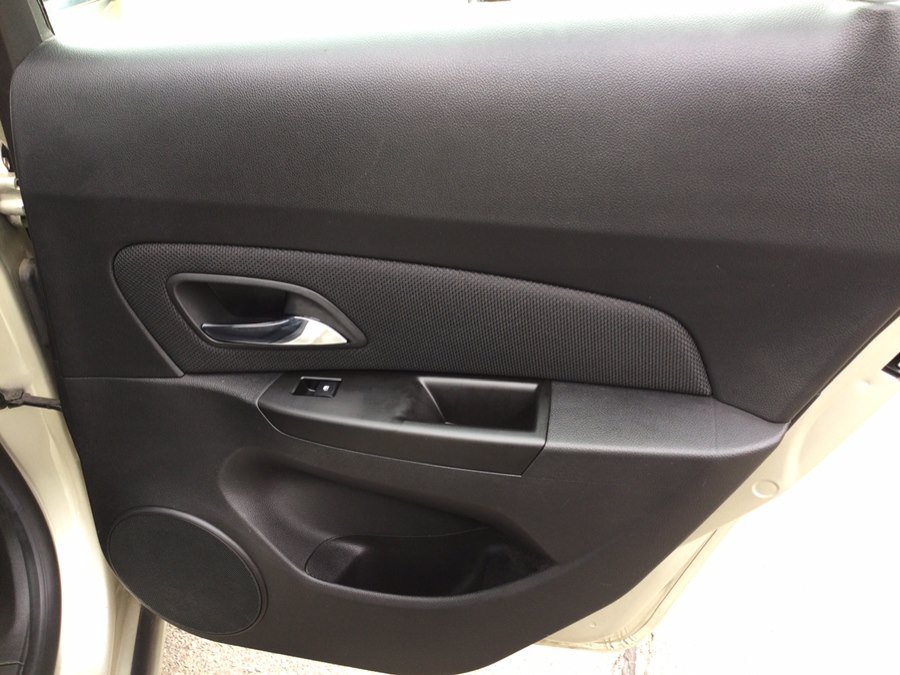 Used 2013 Chevrolet Cruze Eco w/ Enhanced Safety Package FWD image 21