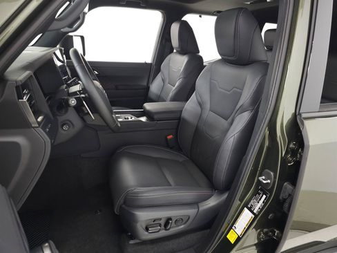 Certified 2025 Lexus GX 550 w/ Accessory Package (2T) AWD/4WD image 17
