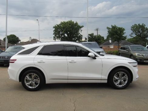 Used 2022 Genesis GV70 2.5T AWD/4WD image 5