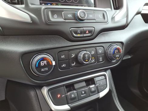 Used 2023 GMC Terrain SLE w/ Driver Convenience Package FWD image 19
