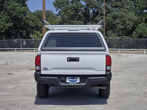 Used 2022 Toyota Tacoma SR RWD image 6