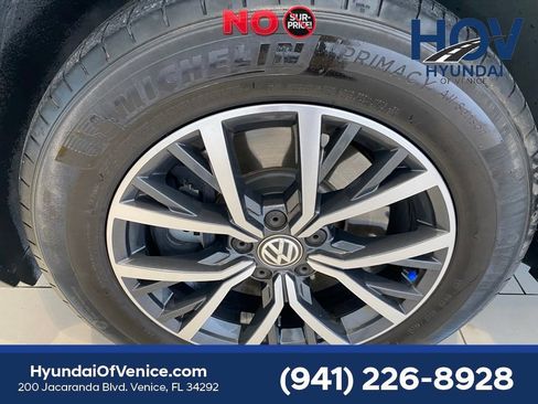 Used 2018 Volkswagen Tiguan SE AWD/4WD image 46