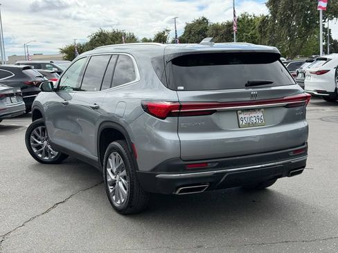 Used 2025 Buick Enclave Preferred AWD/4WD image 9
