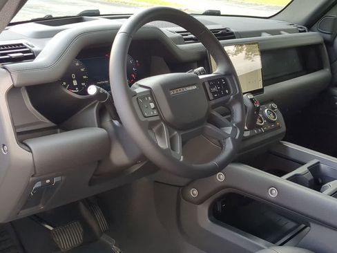 Used 2025 Land Rover Defender 110 S image 10