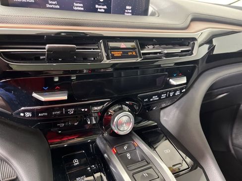 Used 2022 Acura MDX FWD image 32