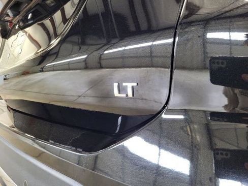 Used 2022 Chevrolet Equinox LT FWD image 11