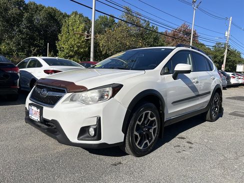 Used 2017 Subaru Crosstrek 2.0i Premium image 1