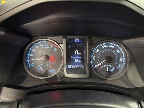 Used 2017 Toyota Tacoma TRD Off-Road image 27