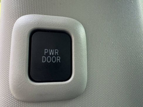 Used 2016 Toyota Sienna XLE FWD image 44
