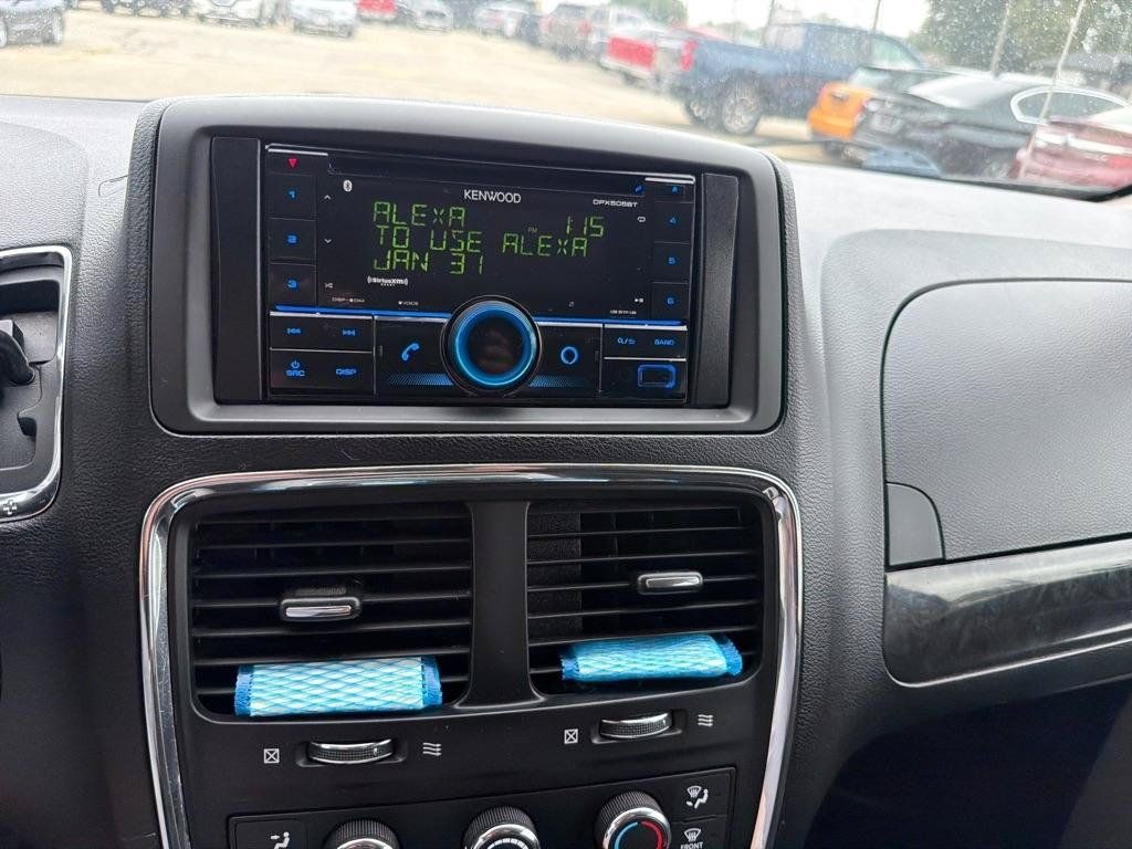 Used 2012 Dodge Grand Caravan SXT FWD image 18