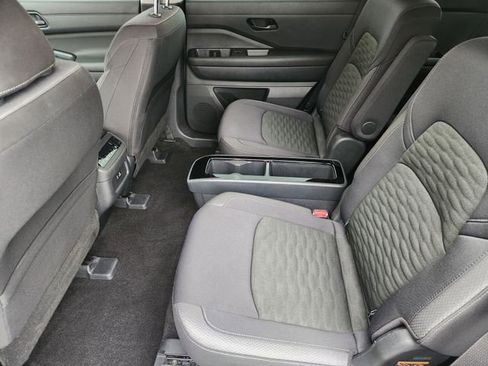 Certified 2025 Nissan Pathfinder SV w/ SV Premium Package image 24