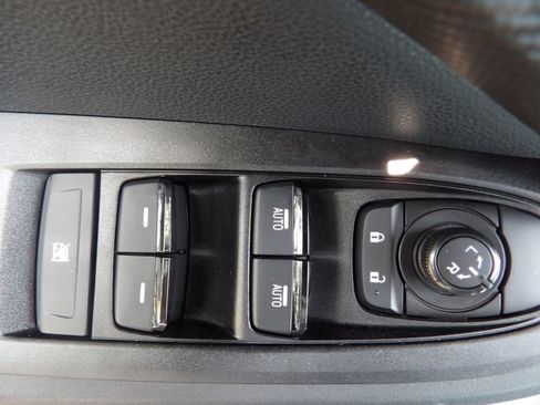 Used 2026 Subaru Crosstrek 2.5i Premium AWD/4WD image 14