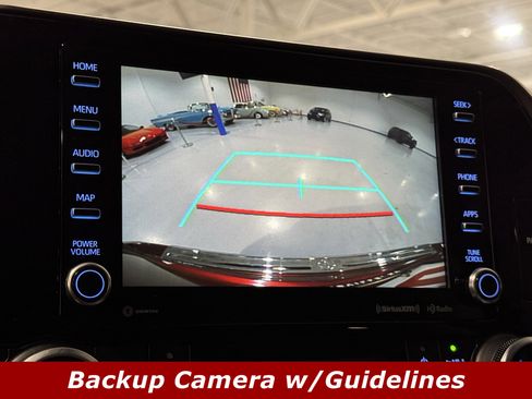 Used 2020 Toyota Highlander XLE image 8