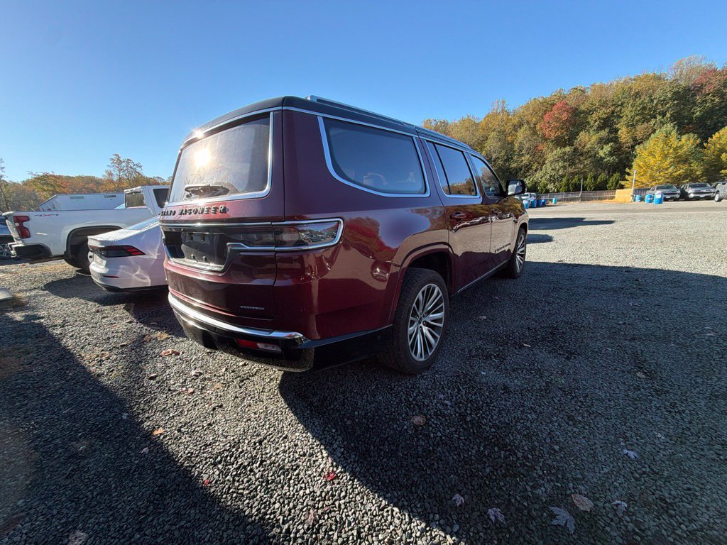 Used 2023 Jeep Grand Wagoneer Series III w/ HD Trailer Tow Package AWD/4WD image 7