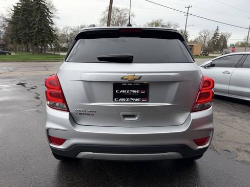 Used 2017 Chevrolet Trax LT w/ LT Convenience Package AWD/4WD image 5