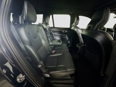 Used 2019 Volvo XC90 T5 Momentum w/ Protection Package Premier FWD image 27