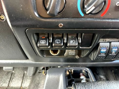 Used 2003 Jeep Wrangler Rubicon image 54