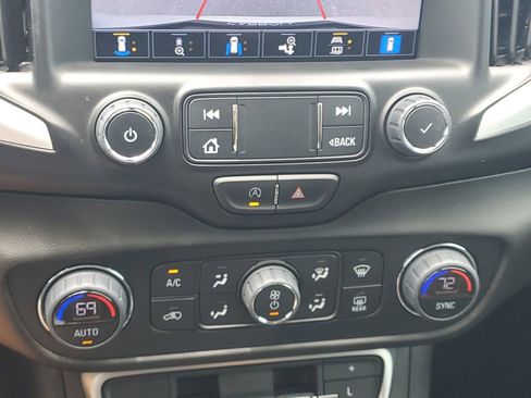 Used 2023 GMC Terrain SLT w/ Infotainment Package II FWD image 27