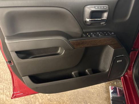 Used 2018 GMC Sierra 2500 Denali AWD/4WD image 15